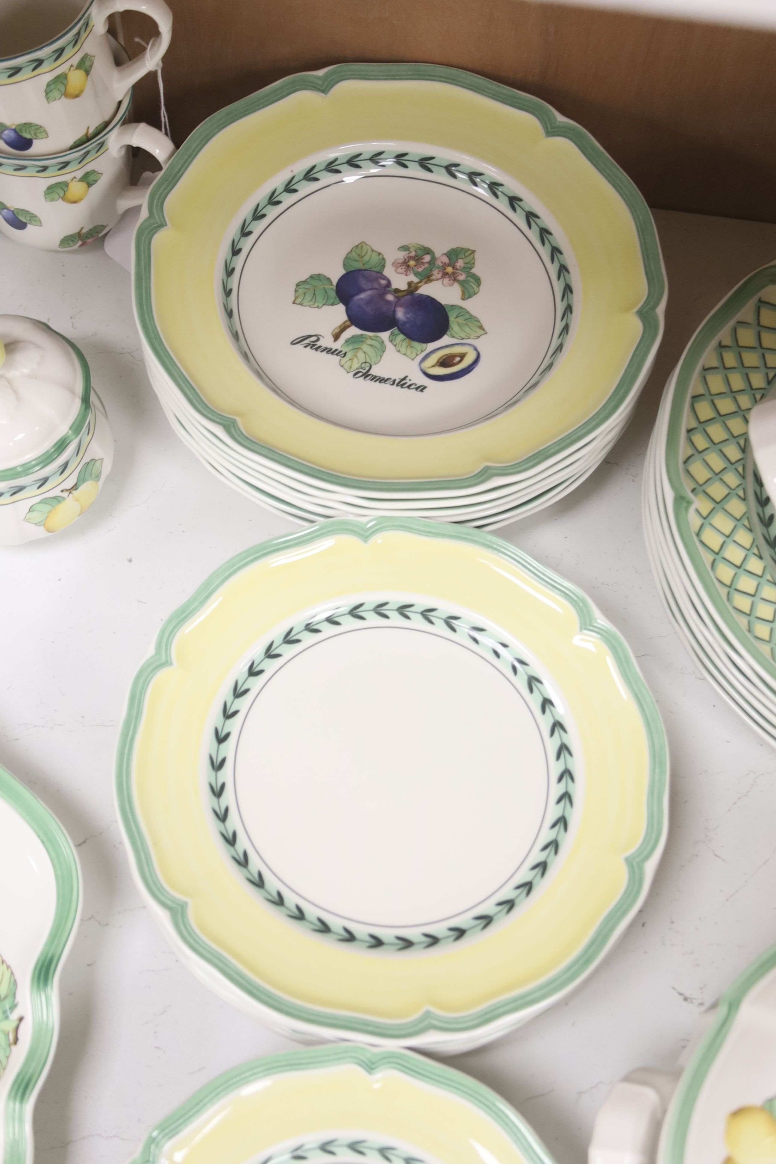 A collection of Villeroy & Boch ‘French Garden Valence’ dinner and tea wares